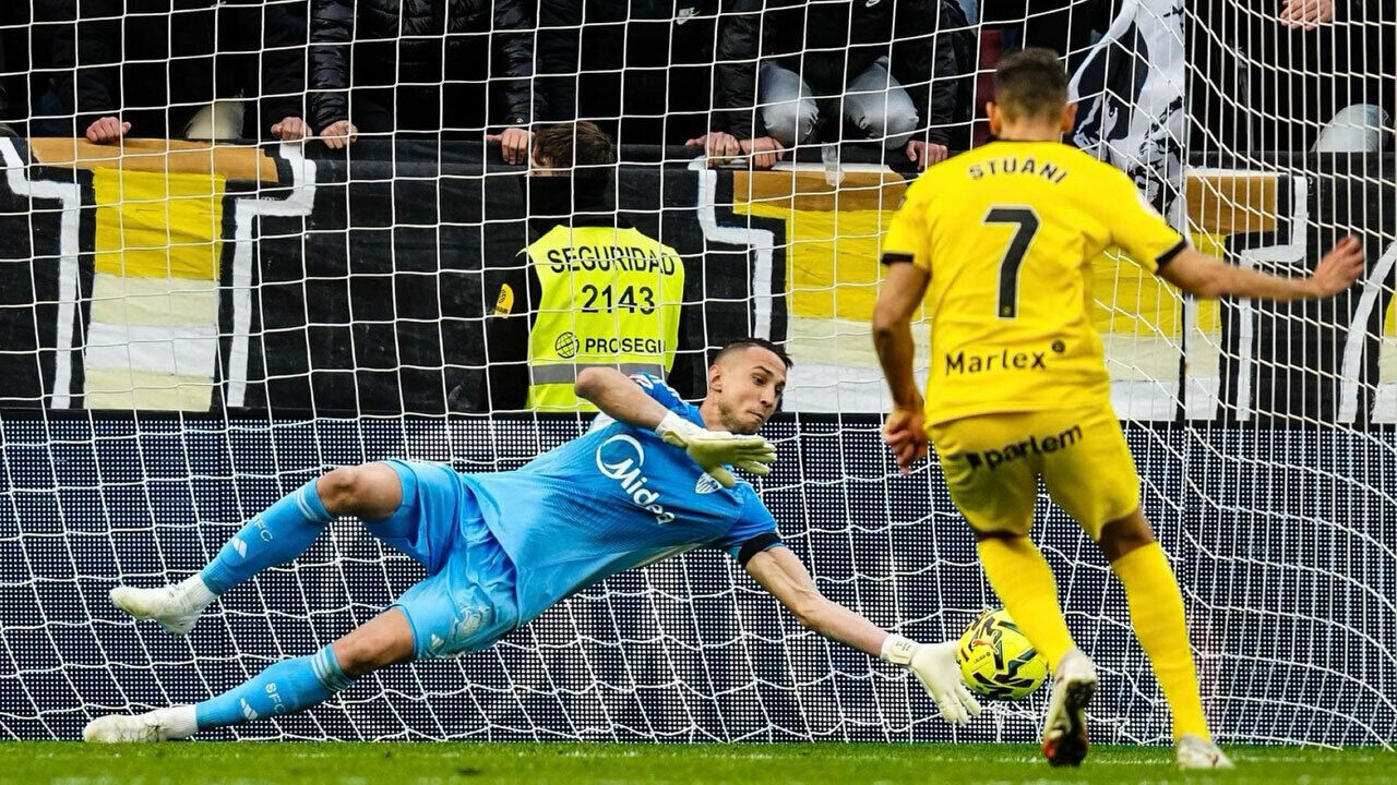 Vlachodimos defendeu um penálti decisivo aos 90’+8 frente ao Girona