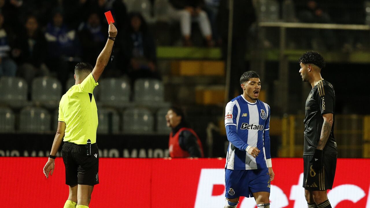 William Gomes pode jogar após redução de castigo pelo Conselho de Disciplina