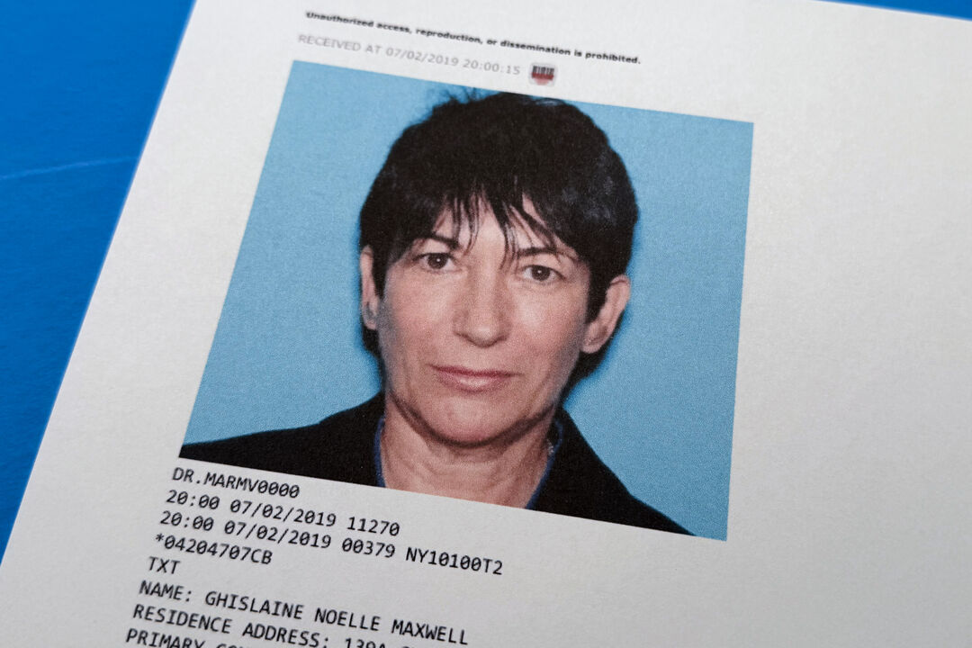 Ghislaine Maxwell foi condenada a 20 anos de prisão por tráfico sexua