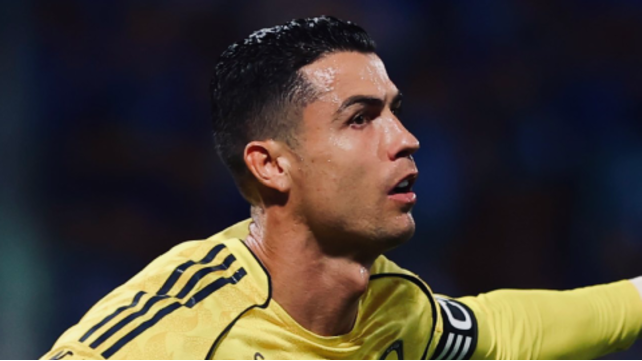 Cristiano Ronaldo marca no regresso aos relvados