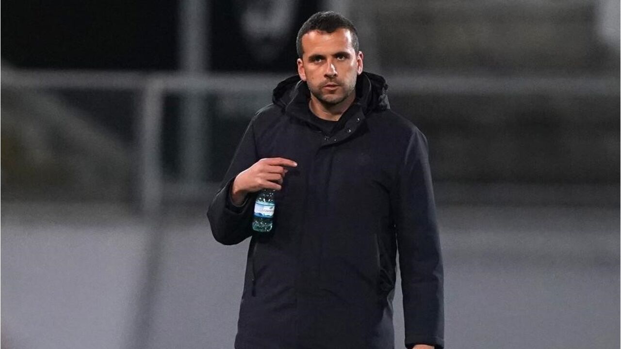 João Nuno reconhece mérito do Vitória após derrota do E. Amadora