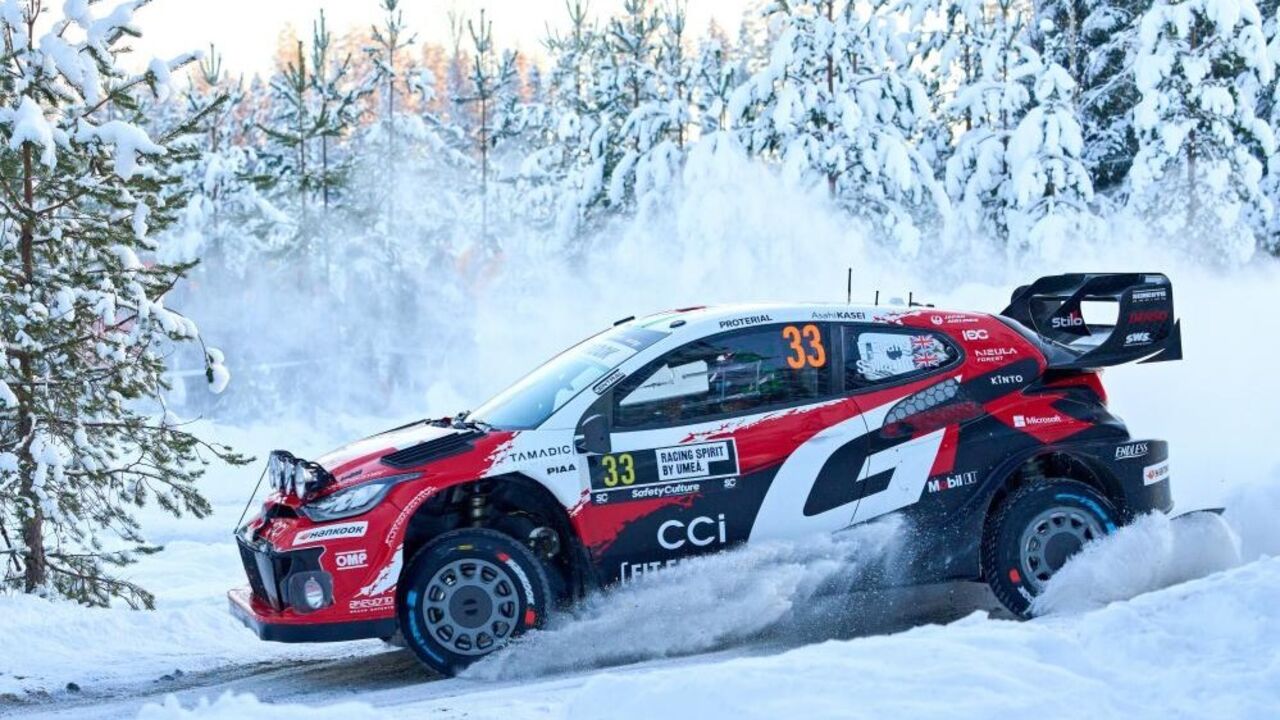 Elfyn Evans lidera no Rali da Suécia