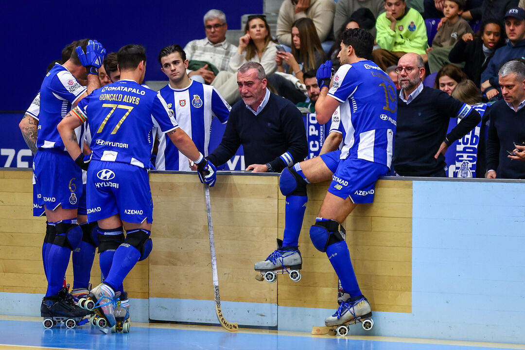 Paulo Freitas avalia jogo e critica arbitragem em jogo de hóquei