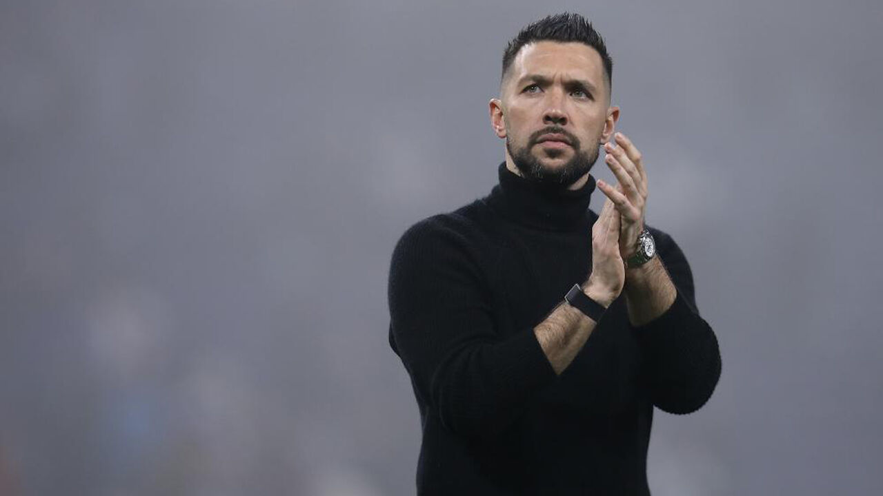 Farioli reage junto ao banco de suplentes do FC Porto