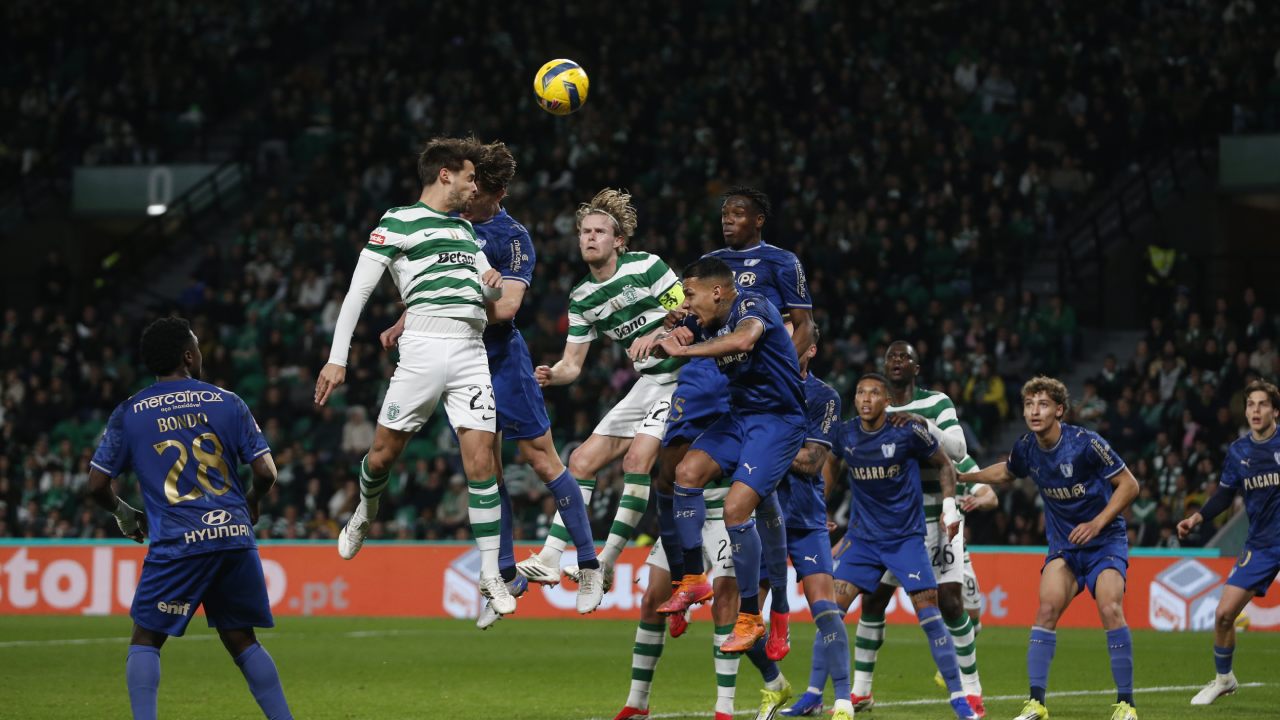 Daniel Bragança estreou-se a marcar de cabeça na carreira frente ao Famalicão