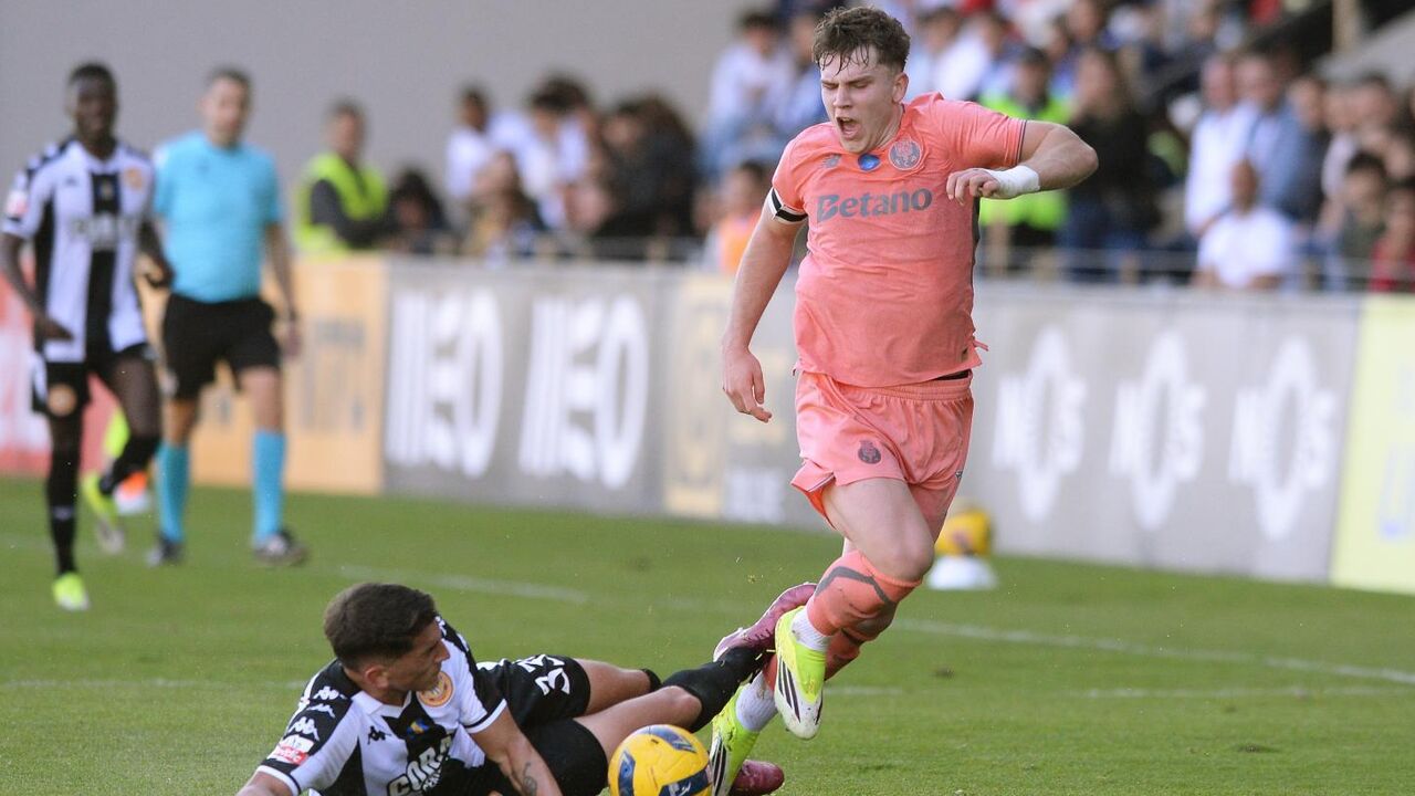 Pietuszewski dribla durante jogo