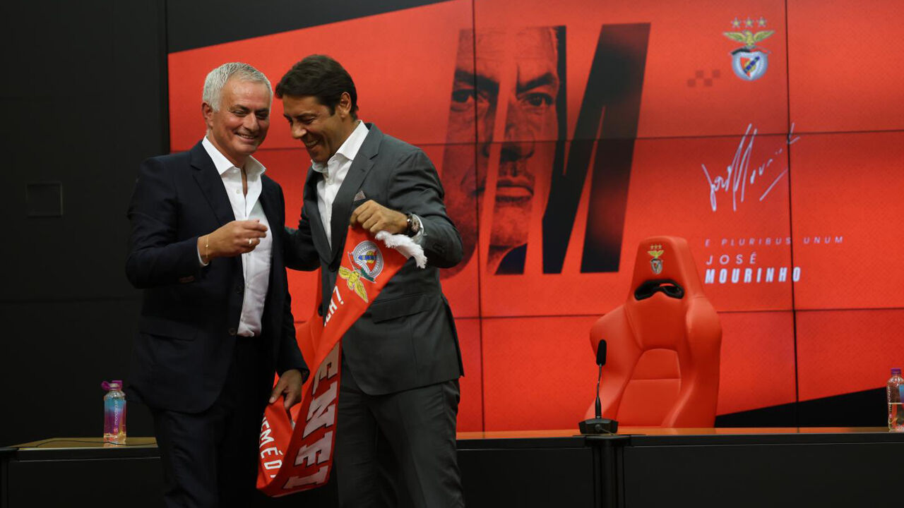 Rui Costa garante que José Mourinho continua no Benfica na próxima temporada