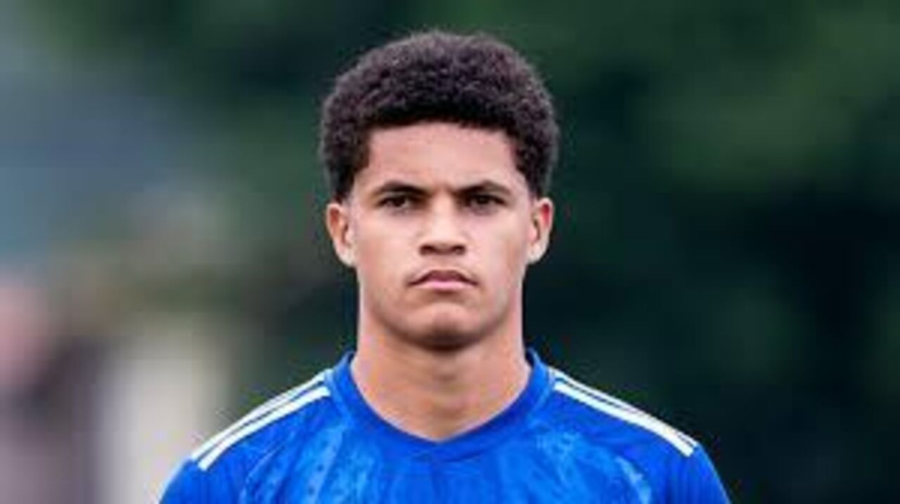 Kauã Prates, lateral, junta-se ao Borussia Dortmund mas fica no Cruzeiro até junho