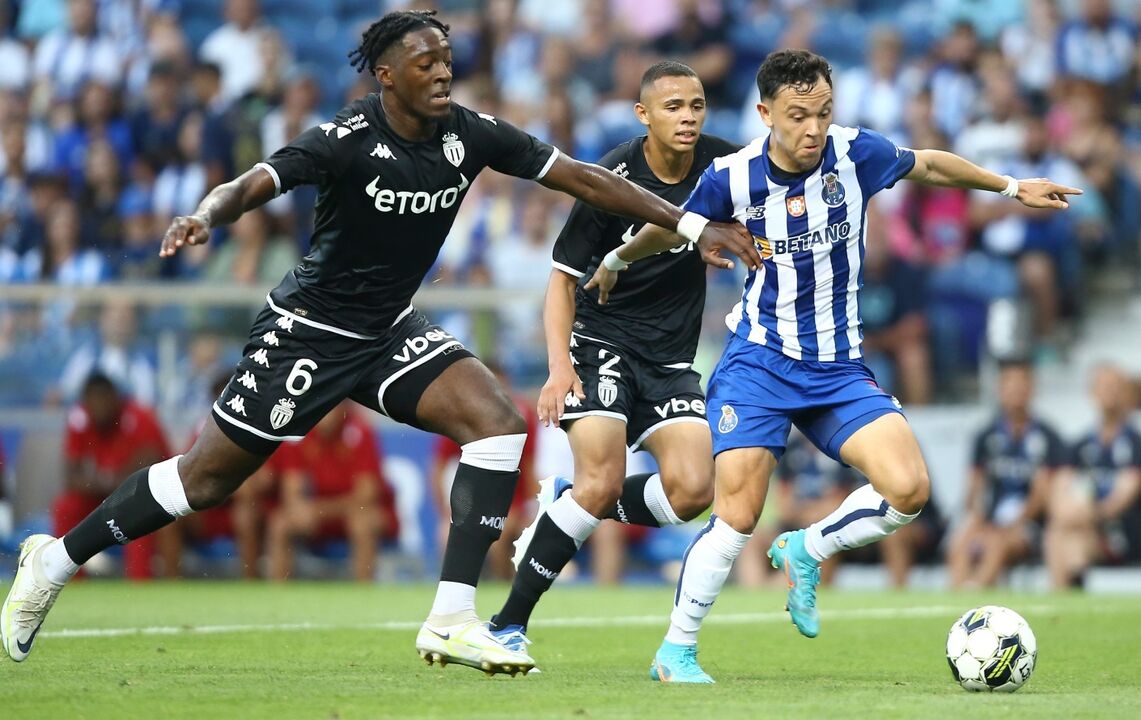 Axel Disasi, jogador emprestado pelo Chelsea, quer continuar no West Ham