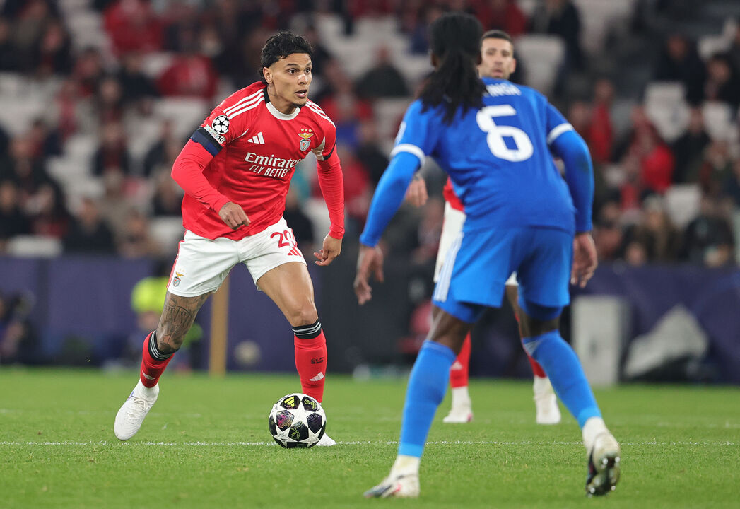 Ríos em ação frente ao Real Madrid