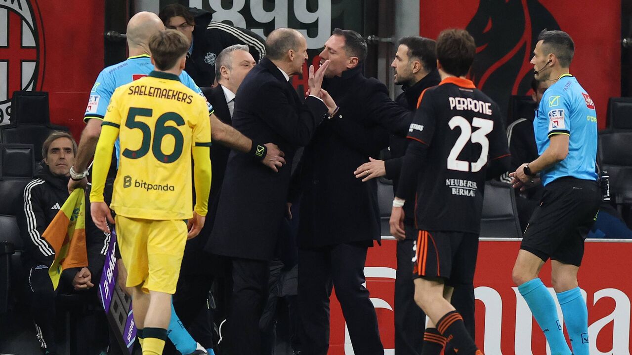 Tensão entre Allegri e Fàbregas: 