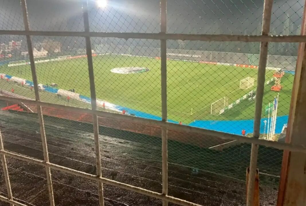 Jogo entre Crystal Palace e Zrinjski Mostar na Liga Conferência