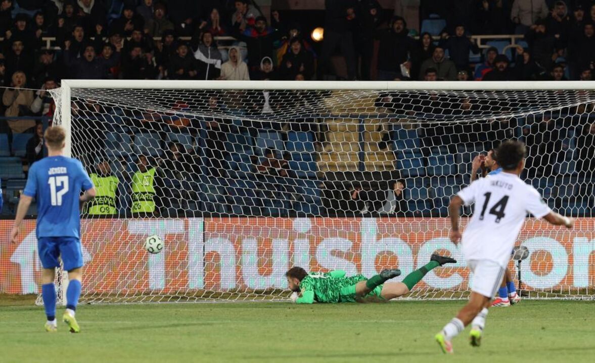 Derrota do AZ com o Noah na Liga Conferência complicou ainda mais as contas da Holanda