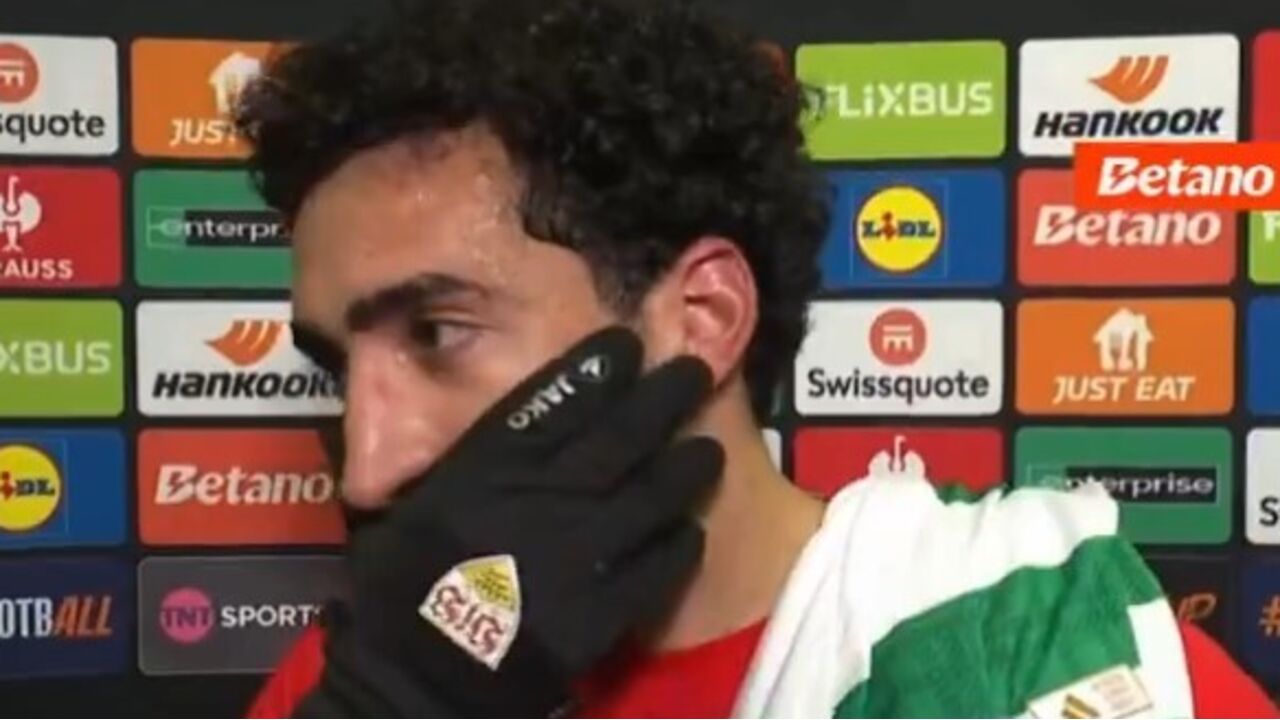 Tiago Tomás em lágrimas