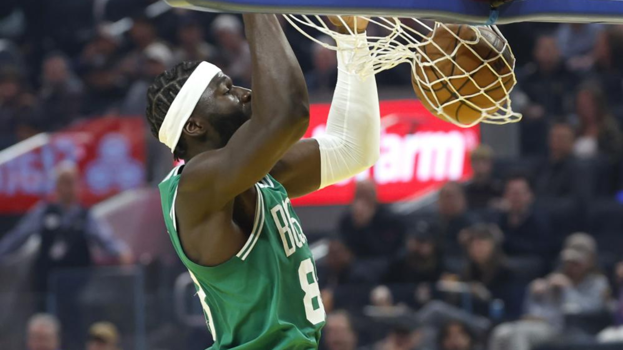 Neemias Queta durante o Golden State Warriors-Boston Celtics