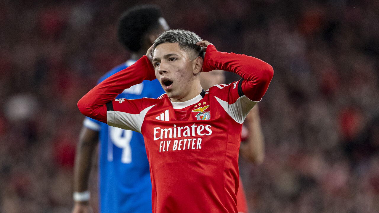 Camisola usada por Prestianni no Benfica-Real Madrid em leilão