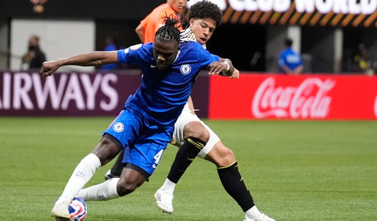 Romeo Lavia volta a jogar pelo sub-21 do Chelsea após lesão