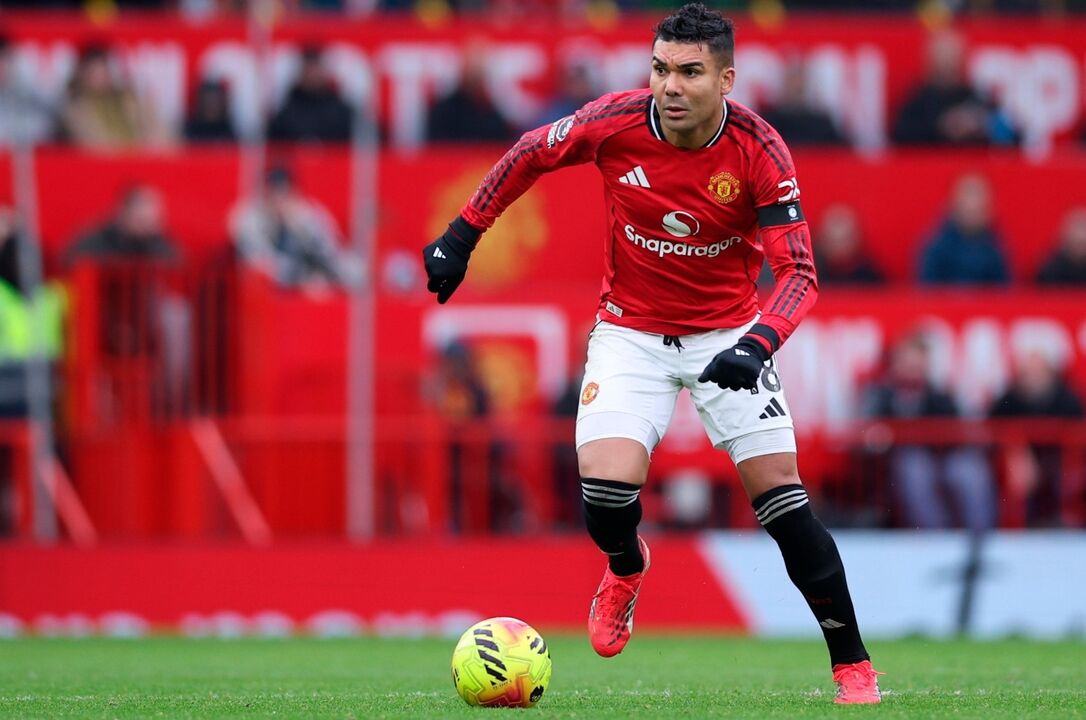Casemiro é apontado como possível saída do Manchester United no final da época