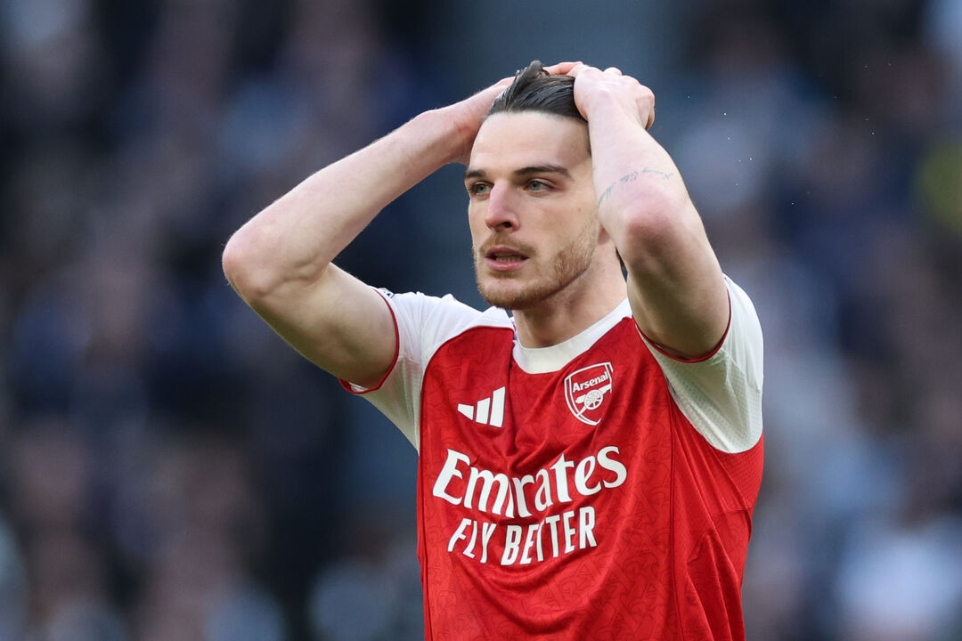 Declan Rice alvo de provocações durante o dérbi de Londres