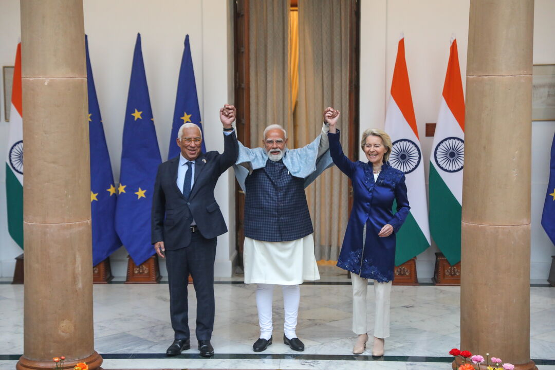 António Costa, Narendra Modi e Ursula von der Leyen na formalização do acordo comercial UE-índia, em Nova Deli