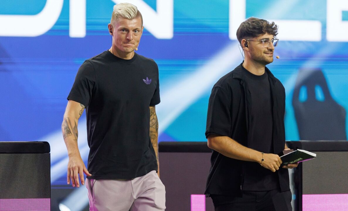 Kroos treina equipa Sub-8 em Valdebebas, Madrid.
