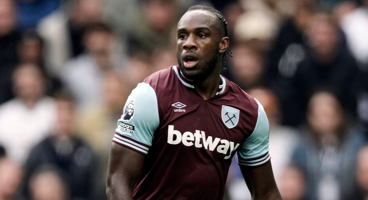 Michail Antonio reforça o Al Sailiya após paragem por acidente