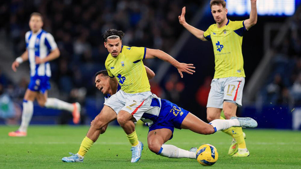 Djouahra em ação frente ao FC Porto