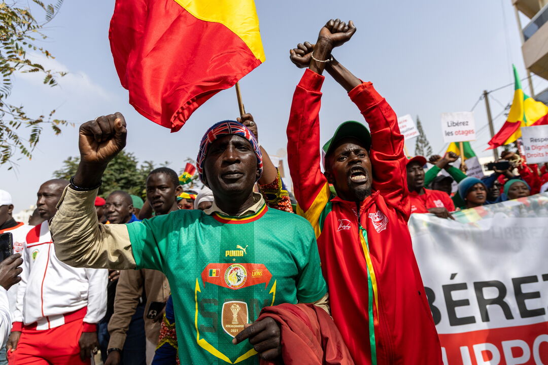 Dezenas de pessoas manifestaram-se em Dakar contra condenações de adeptos senegaleses
