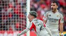 Jogadores do Benfica celebram golo no jogo contra o Santa Clara