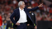 José Mourinho estará no banco de suplentes do Benfica frente ao Real Madrid