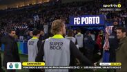 Adeptos do FC Porto atiram camisola do Atlético Madrid à cara de Hjulmand