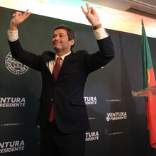<![CDATA[ André Ventura diz que portugueses o colocaram "no caminho para governar o país" ]]>