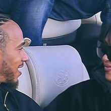 <![CDATA[ Para todo o mundo ver: Hamilton e Kim Kardashian aparecem juntos no Super Bowl e 'oficializam' namoro ]]>