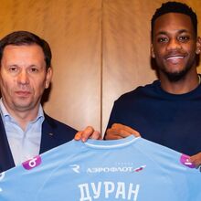 <![CDATA[ Al Nassr empresta Jhon Durán ao Zenit até final da época ]]>