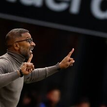 <![CDATA[ Habib Beye afastado do comando técnico do Rennes ]]>