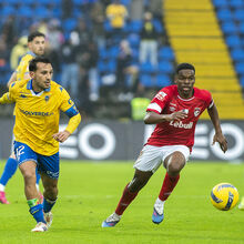 <![CDATA[ João Carvalho eleito o melhor médio de janeiro da 1.ª Liga ]]>