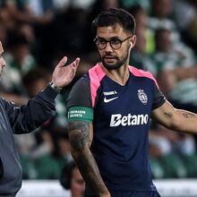 <![CDATA[ Adjunto do Sporting suspenso por 1 jogo por “agir de forma provocatória” no clássico ]]>