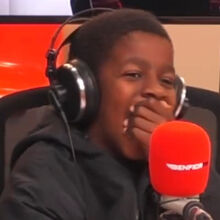 <![CDATA[ Menino que salvou a mãe ao ligar para o INEM recebe convite de Anísio Cabral: «Nem sei o que dizer» ]]>