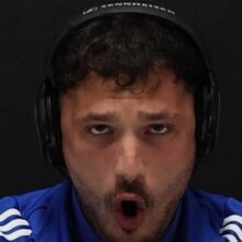 <![CDATA[ Plantel do Amora assinala Dia Mundial da Rádio e já antecipa final do Mundial com Ronaldo... a marcar nos descontos ]]>