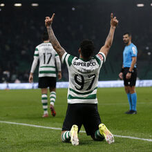 <![CDATA[ Luis Suárez está lesionado e suspenso mas partilha reflexão... de fé: «Mantenham-se sempre alegres» ]]>