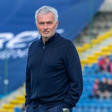 <![CDATA[ Os penáltis "gigante" e "grandalhão", o bonito sol açoriano e o adversário que defendeu... schjelderup: o que disse Mourinho ]]>