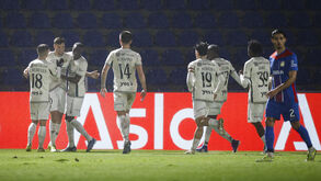 Van Hooijdonk chegou, viu... e marcou dos 11 metros