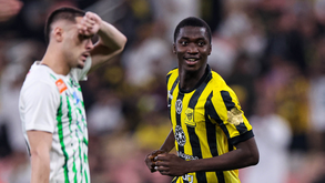 Doumbia festeja golo frente ao Al Najma