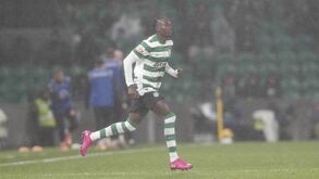 Faye deve entrar para a vez de Suárez