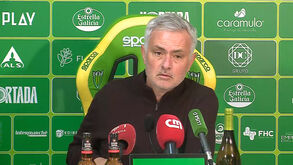 José Mourinho: «No maior penálti que estava para ser marcado hoje, o Pavlidis não caiu»