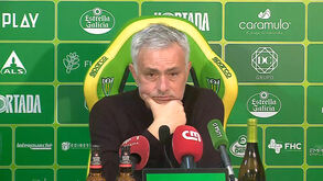 José Mourinho: «A equipa está a jogar bonito e cria muitas e muitas situações de golo...»