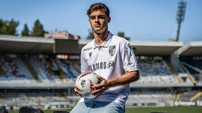 Rodrigo Duarte reforça o P. Ferreira, cedido pelo V. Guimarães.

