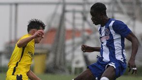 Mamadu Queta troca FC Porto B pelo Mafra na Liga 3