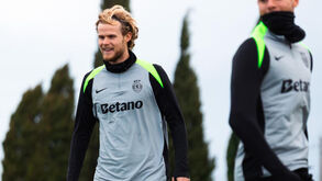 Com um sorriso no rosto, Hjulmand regressou aos trabalhos do Sporting