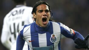 Falcão, ex-jogador do FC Porto, negoceia com o Estrela da Amadora